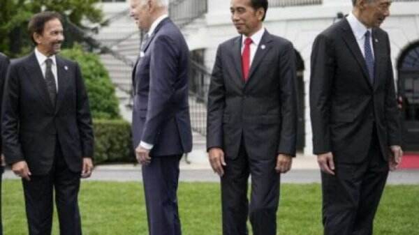 Foto Jokowi Seperti Sedang Dicueki Joe Biden, Faizal Assegaf: atau Memang Lagi Stres