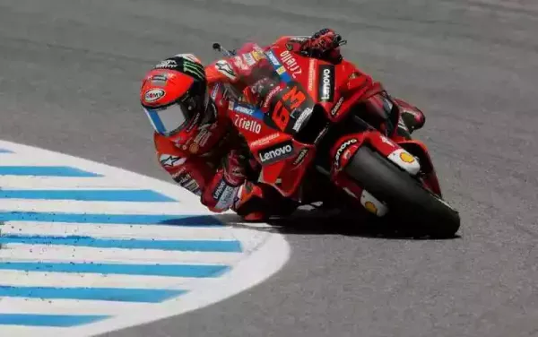 Raih Pole Position, Francesco Bagnaia Sebut Fabio Quartararo Jadi Ancaman Utamanya