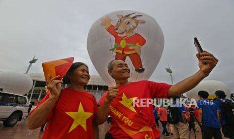 Masker tak Lagi Wajib Dikenakan di Jalanan Vietnam