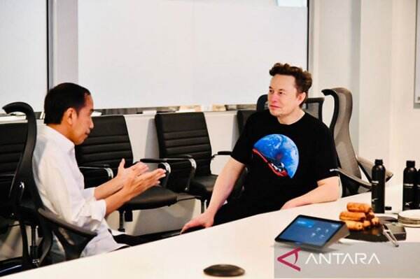 Presiden Jokowi bertemu Elon Musk di Space X dan Tinjau Pabrik Roket