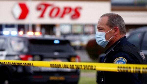 Brutal, Pria 18 Tahun Tembaki Pengunjung Supermarket di New York Tewaskan 10 Orang