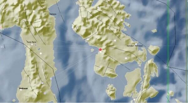Gempa Guncang Kolaka, Warga Panik Berhamburan Keluar Rumah