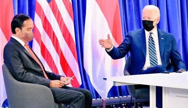 Said Didu Komentari Foto Jokowi dengan Biden: Seperti Guru Marahi Murid