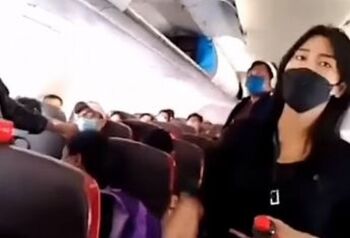 Viral Gadis Muda Debat dengan Emak-Emak di Pesawat, Ngomong Kasar Bikin Warganet Murka