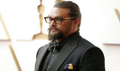 Jason Momoa Minta Maaf Setelah Ambil Gambar di Kapel Sistina