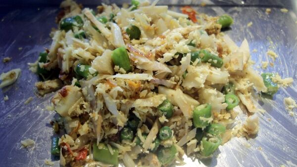Mengenal Lawar Ayam, Kuliner Khas Bali yang Halal dengan Harga Rp150 Ribu