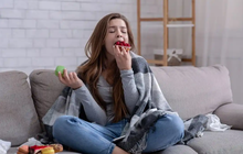 Makan Saat Bad Mood, Hindari dengan Cara Ini