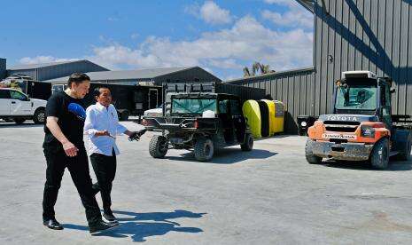 In Picture: Presiden Jokowi Temui Elon Musk di Fasilitas Space X