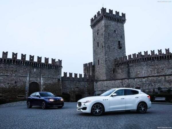 Gara-gara Mau Selfie, Maserati Levante Bikin Geger Italia