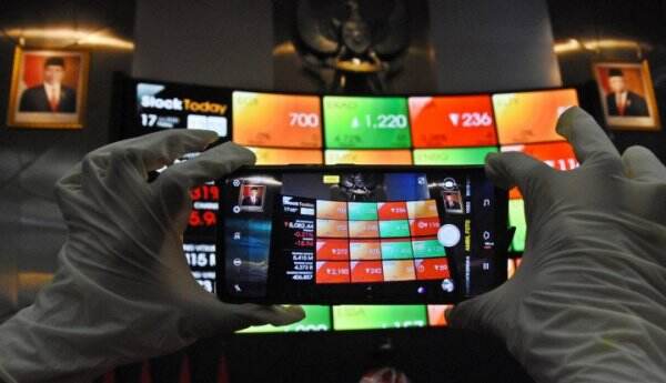 Penutupan Sesi Pertama, IHSG Terapresiasi 0,69%