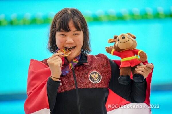 Perenang 17 Tahun Buat Kejutan Besar dengan Raih Emas untuk Indonesia