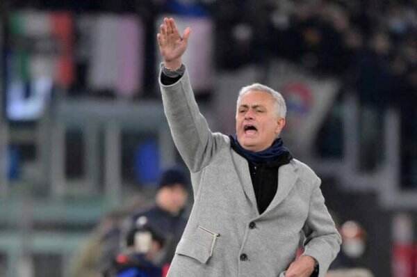 Jose Mourinho Digoda Newcastle United untuk Gantikan Eddie Howe?