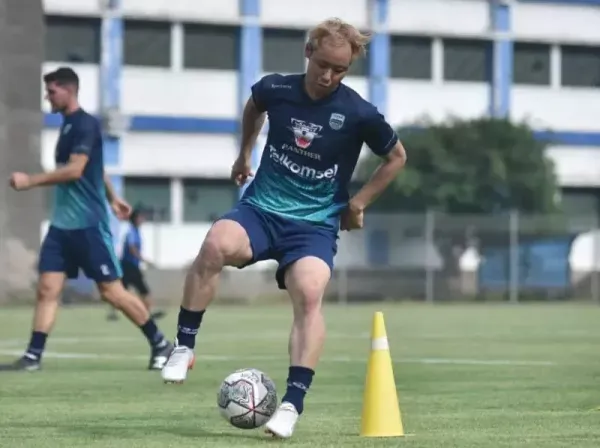 Persib Bandung Coret Pemain Asal Jepang Ryohei Miyazaki
