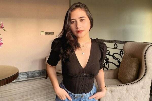 Heboh Adegan Ranjang Reza Rahadian & Prilly Latuconsina, Ada Apa?