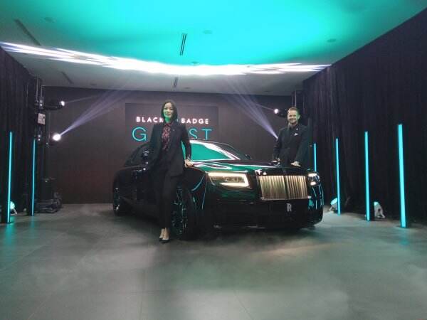 Rolls-Royce Black Badge Ghost Mendarat di Indonesia