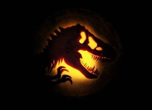 Sam Neill Ungkap Perbedaan Besar Film Jurassic Park dan Jurassic World