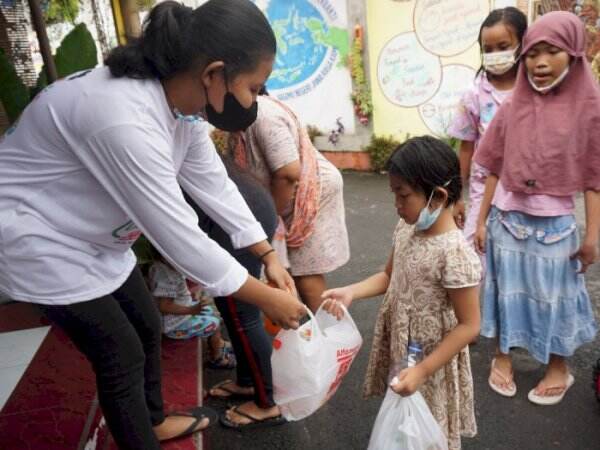 Fantastis! Warga Solo Nukar Sampah Plastik, Langsung Dapat ‘Mobil Listrik’