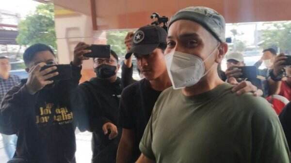 Baru 4 Jam Digiring ke Polda Jabar, Gary Iskak Mengeluh dan Dilarikan ke Rumah Sakit