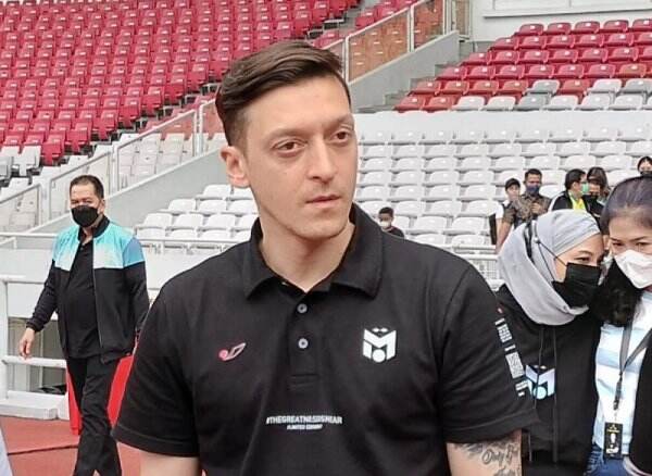 Mesut Ozil Ketagihan Makanan Khas Indonesia: Enak Banget!