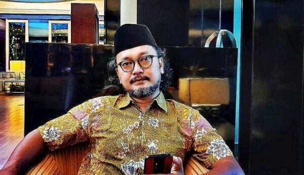 Terkait Sponsor Formula E, Guntur Romli Sindir Keras Pendukung Anies: Bodoh-bodoh!