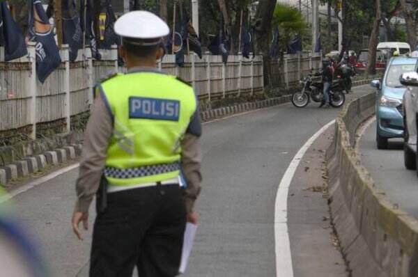 Kebiasaan Buruk Saat Mengendarai Motor yang Wajib Dihindari