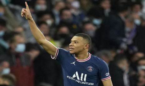 Madritista Kutuk Mbappe Saat Marcelo Ucap Salam Perpisahan pada Parade Juara Madrid