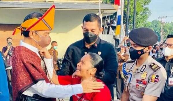 Usai Pimpin Upacara Hari Lahir Pancasila di Ende, Presiden Dapat Gelar Adat