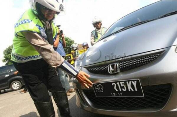Korlantas Targetkan Pelat Nomor Berwarna Putih Diterapkan Pertengahan Juni 2022