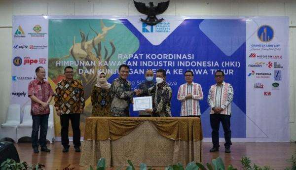 Transformasi Ekonomi Jawa Timur Dimulai: SIER dan Pemkab Madiun Berkolaborasi Wujudkan Kawasan Industri Berkelas Dunia. Transformasi Ekonomi Jawa Timur Dimulai: SIER dan Pemkab Madiun Berkolaborasi Wujudkan Kawasan Industri Berkelas Dunia.