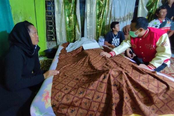 Gubernur Sulsel Terlalu Baik, Datangi Warga Minta Jadi Satpol PP