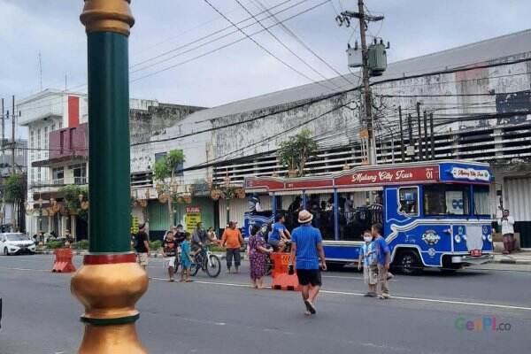 Serunya Berkeliling Kota Malang Naik Bus Macito