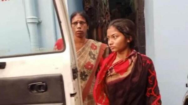 Tak Punya Paspor, Perempuan Bangladesh Berenang Ke India