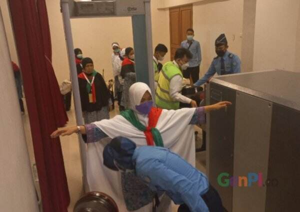 Jemaah Haji Kloter Pertama Embarkasi Jakarta Berangkat Hari Ini