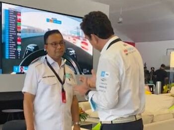 Presiden Jokowi Belum Datang, Anies Mondar-mandir di Sekitar Ruang VVIP