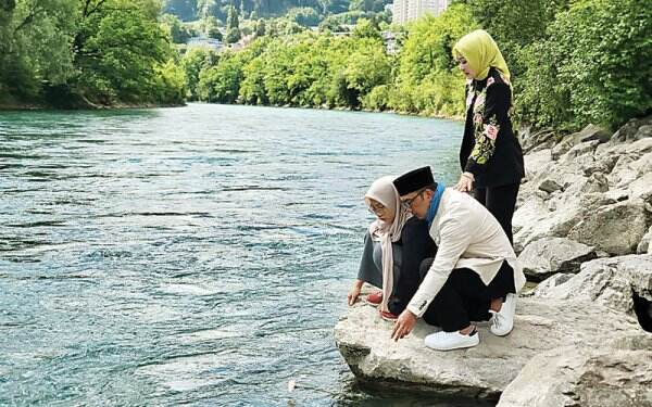 Sebelum Pulang ke Indonesia, Ridwan Kamil Salat Gaib untuk Eril