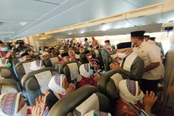 Wapres Ma`ruf Amin Lepas Keberangkatan Jemaah Haji Kloter 1 di Surabaya