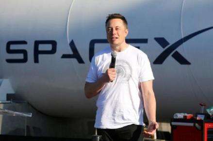 5 Crazy Rich yang Suka Pake Kaos Oblong, Tampil Sederhana Meski Kaya