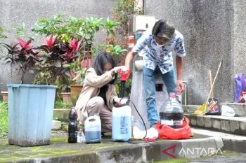 Mahasiswi UGM Berhasil Ciptakan Formula Penetral Bau Sampah dari Cairan Lindi