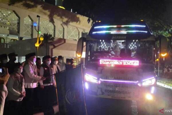 Bupati Tangerang Lepas Calon Haji