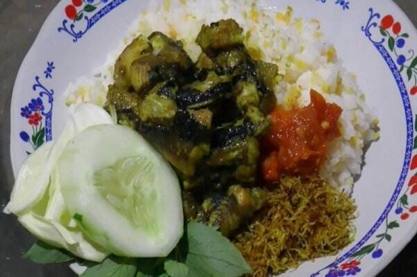 Mencicipi Gurihnya Belut Kretek, Kuliner Unik Khas Madura