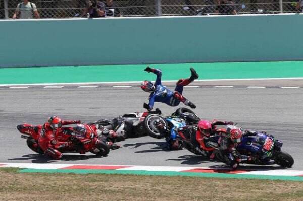 Stewards Tolak Hukum Takaaki Nakagami, Alex Rins Marah: Mereka Tak Pantas Ada di MotoGP!