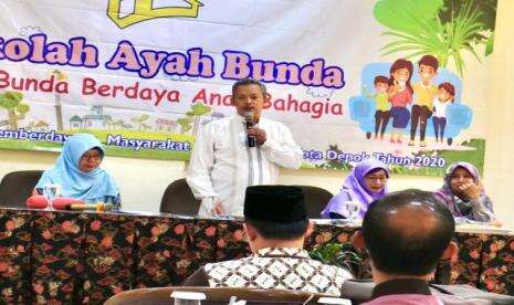 25 Pasutri di Depok Ikuti Sekolah Ayah Bunda Angkatan IV