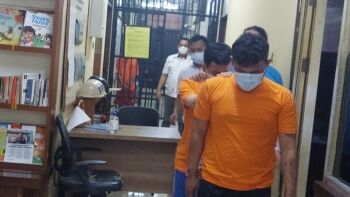 Ketagihan Main Judi Online, 2 Pemuda Curi HP Gadis di Kebon Jeruk