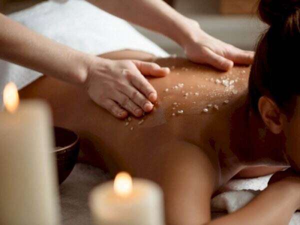 5 Manfaat Body Scrub, Nomor 3 Bikin Ketagihan