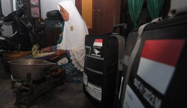 Potret Pedagang Taoge Naik Haji setelah Menabung 11 Tahun