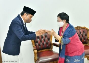 Jokowi Hadiri Peresmian Masjid At Taufiq, Megawati: Seneng Banget
