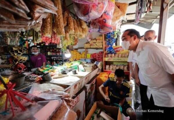 Pedagang: Minyak Goreng Curah Kini Selalu Tersedia, Harga Terjangkau Berkat Program MGCR