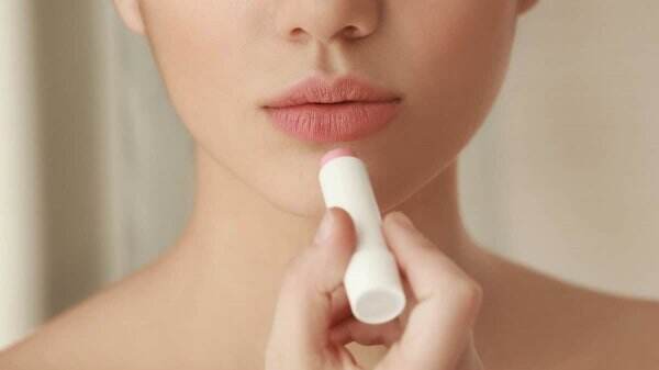 10 Rekomendasi Lipstik Dengan Warna Bibir Untuk Dipakai Sehari-Hari