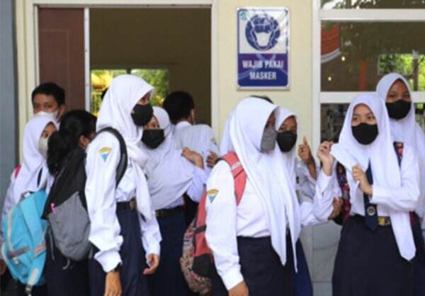 Dewan: Kota Surabaya Butuh Seratus SMP Negeri