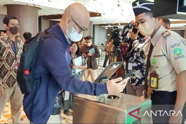 Kabar Gembira, Ke Luar Negeri Kini Tak Perlu Tunjukkan Kartu Vaksin Lagi, Cukup dengan Pindai QR Code Berstandar WHO